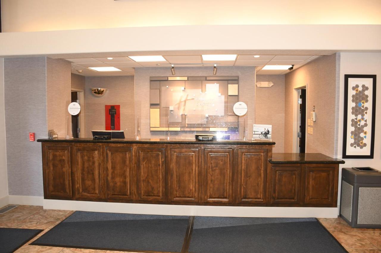 Holiday Inn Express Hotel & Suites Evanston By Ihg Exteriör bild