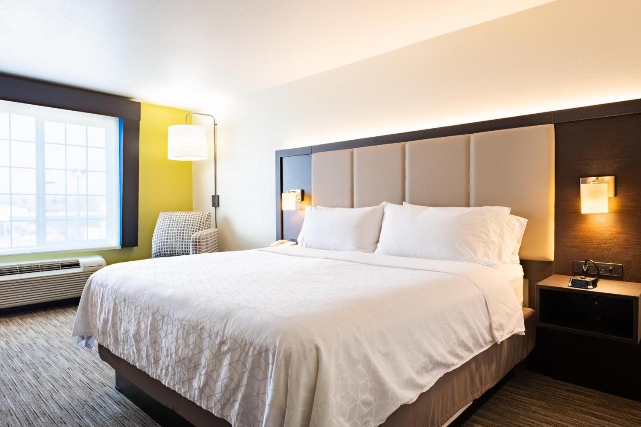Holiday Inn Express Hotel & Suites Evanston By Ihg Exteriör bild
